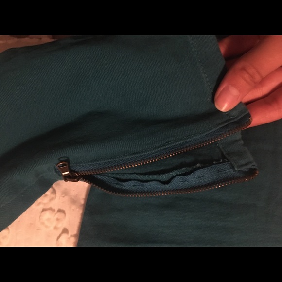 Blue pants. - Picture 2 of 5